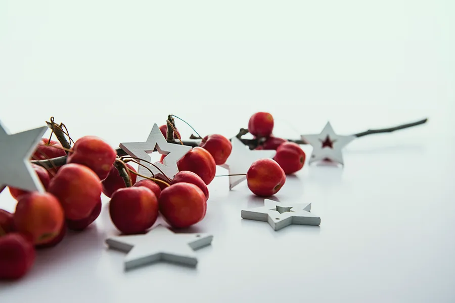 Décor festif lumineux pour une animation de Noël en entreprise et arbre de Noël CSE