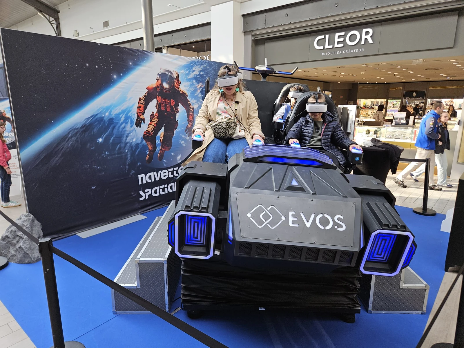 Navette VR spatiale 4 places By Evos dans le centre commercial Aushopping Englos Les Géants
