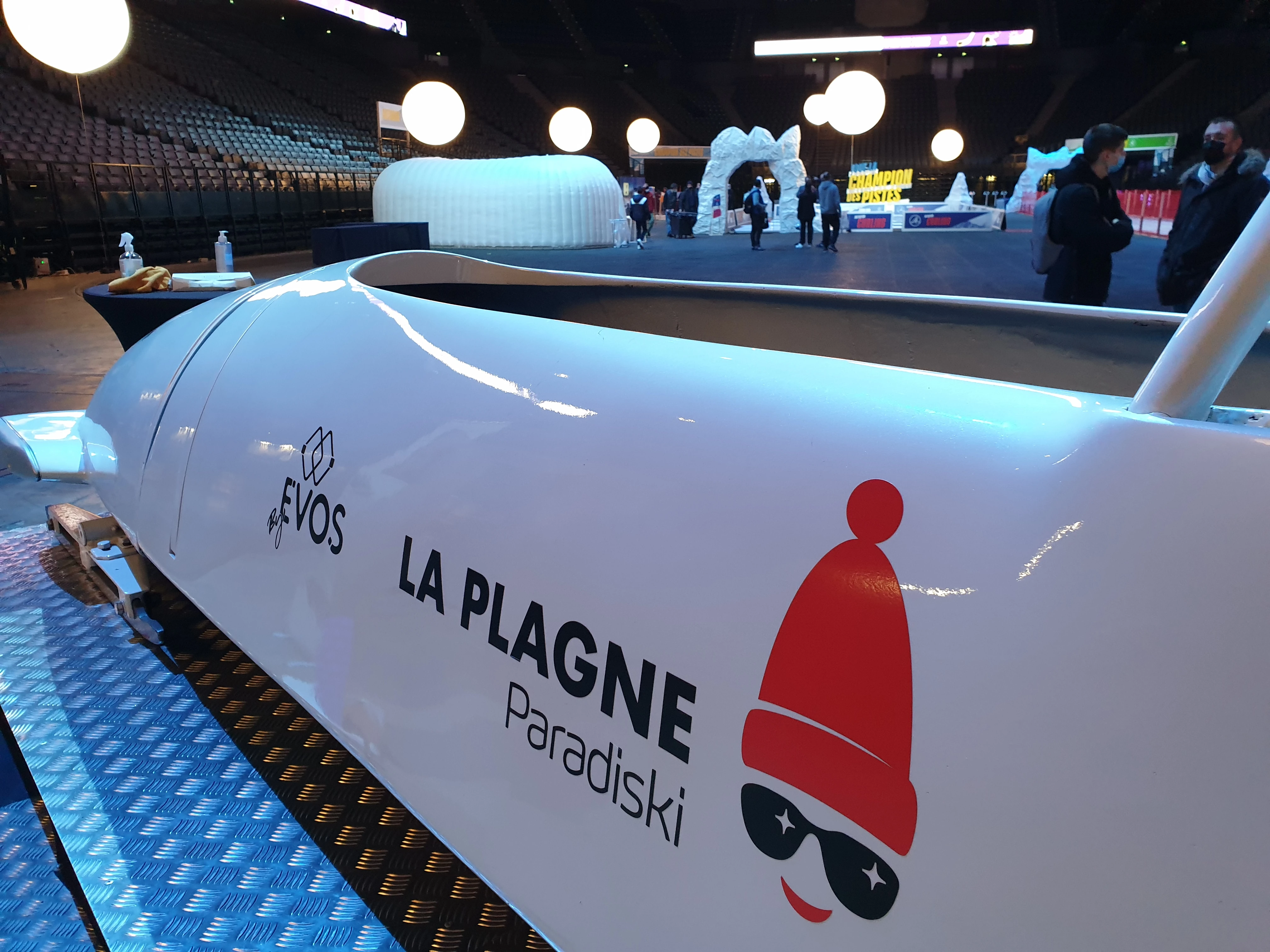 Simulateur bobsleigh VR By Evos déployé à Bercy pour la Ville de Paris lors des JO 2024