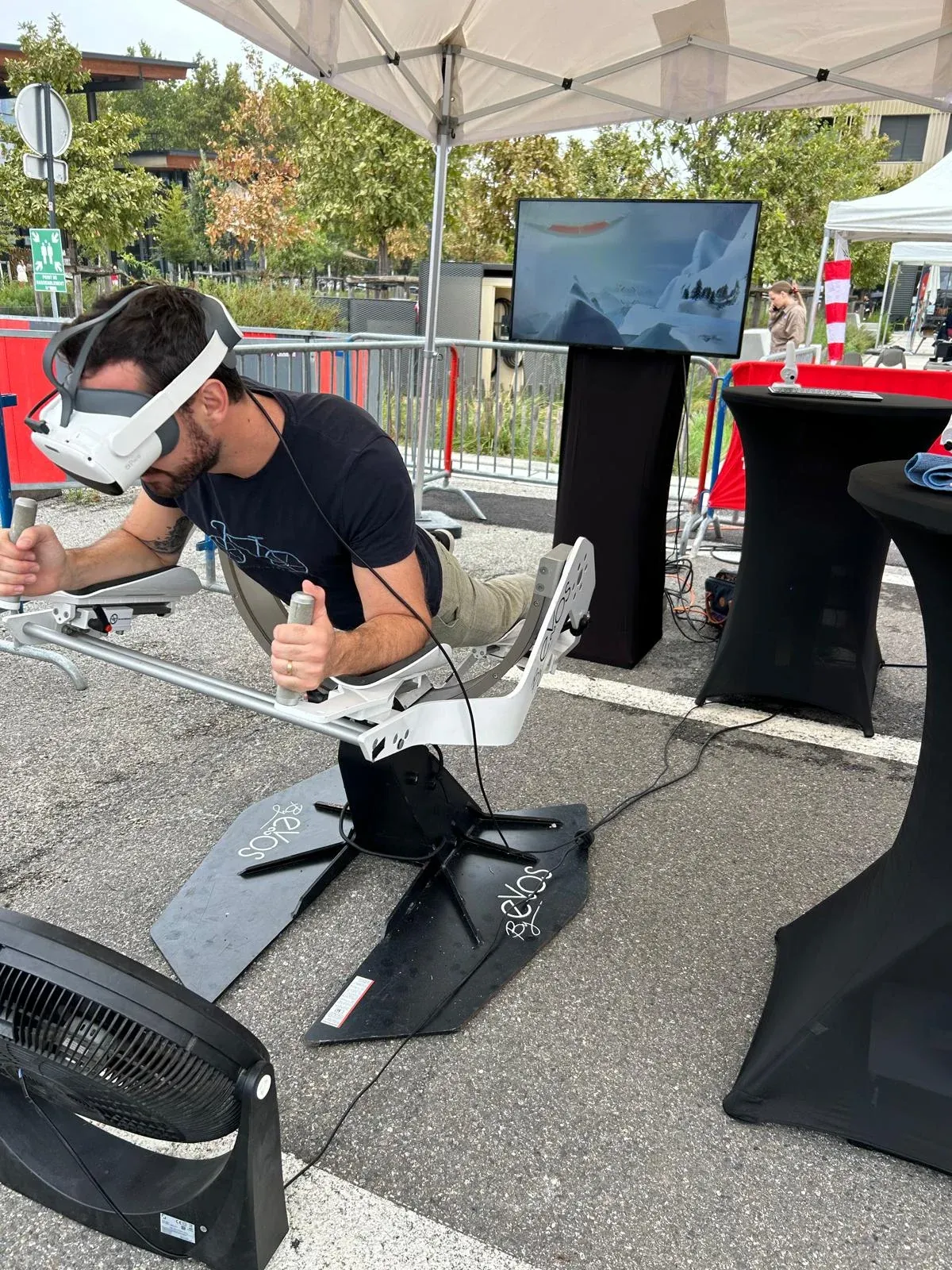 Simulateur Fly Bird wingsuit VR By Evos déployé lors d'un séminaire d'entreprise