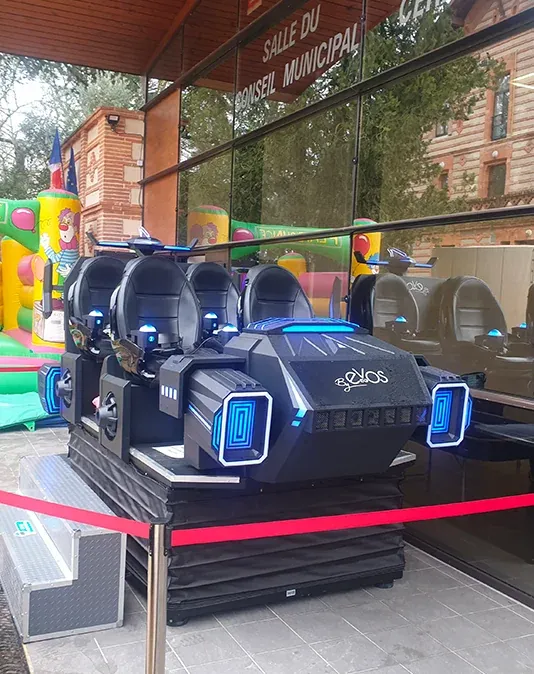 Navette VR 4 places By Evos installée devant un conseil municipal - animation réalité virtuelle collectivité